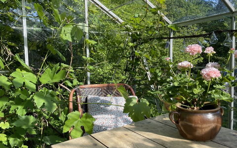 Elvin - 2.7Km from the Sea: Toit, Domicile, Porte, Chalet, Ombre, Siding, Cour, Biens, Arrière-Cour