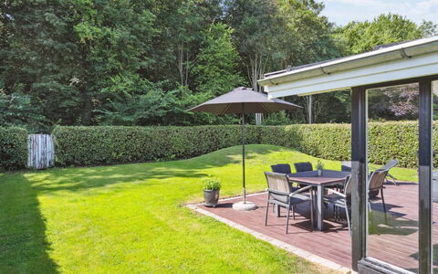 Fiete - 200M from the Sea: Toit, Maison, Lot Terre, Domicile, Chalet, Biens, Batiments Jardin, Ombre, Cabane En Rondins, Aménagement Paysager