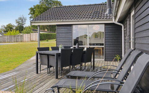 Geeske - 150M from the Sea: Bois, Domicile, Maison, Porche, Porte, Mobilier De Jardin, Chalet, Siding, Dur, Plate-Forme