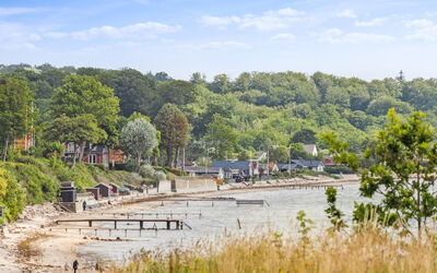 Geeske - 150M from the Sea