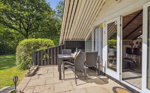 Anselma - 30Km from the Sea: Meubles, Design Intérieur, Chaise, Sol, Table, Recours, Sol, Plafond, Pièce, Eco Hôtel