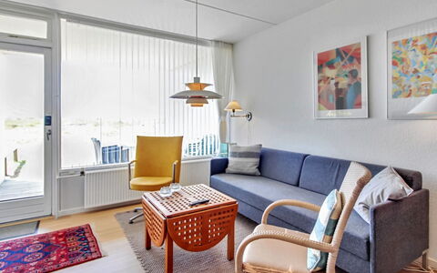 Eske - 50M from the Sea: Meubles, Design Intérieur, Sol, Mur, Sol, Canapé, Bois, Plafond, Salon, Pièce