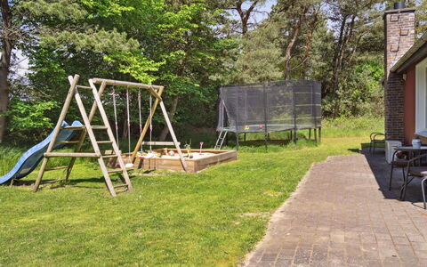 Keyla - 3.2Km from the Sea: Meubles, Design Intérieur, Chaise, Sol, Table, Recours, Sol, Plafond, Pièce, Eco Hôtel