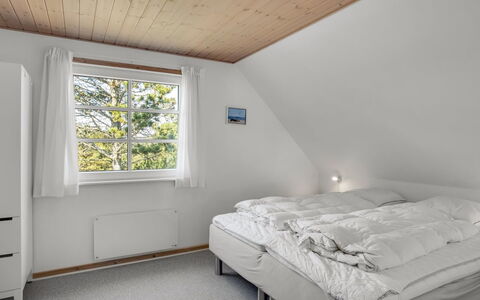 Laila - 1.2Km from the Sea: Bois, Tache De Bois, Planche, Dur, Chalet, Plate-Forme, Siding, Ombre, Parquet, Batiments Jardin