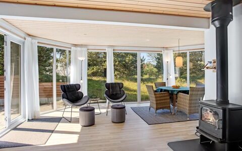 Laila - 1.2Km from the Sea: Toit, Maison, Domicile, Chalet, Porte, Siding, Plate-Forme, Porche, Planche, Dur