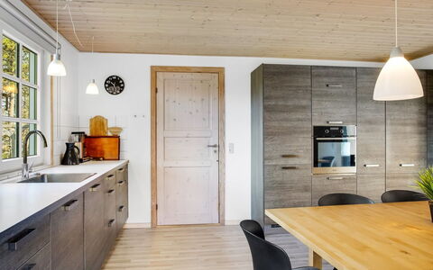 Laila - 1.2Km from the Sea: Toit, Maison, Domicile, Chalet, Porte, Siding, Plate-Forme, Porche, Planche, Dur