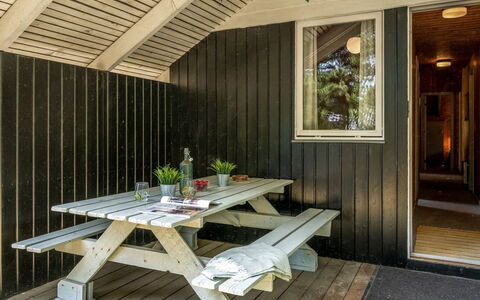 Clea - 800M from the Sea: Bois, Sol, Plafond, Sol, Meubles, Design Intérieur, Parquet, Dur, Planche, Tache De Bois