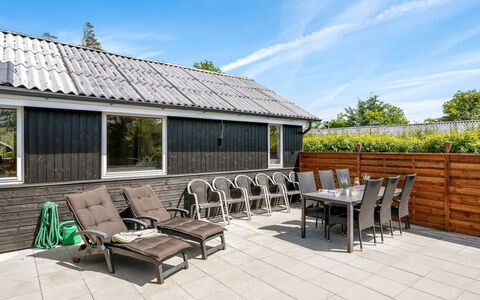 Eira - 350M to the Fjord: Sol, Design Intérieur, Bois, Sol, Escaliers, Plafond, Tache De Bois, Parquet, Dur, Balustrade