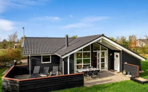 Lillemor - 800M to the Fjord: Maison, Toit, Domicile, Chalet, Siding, Biens, Cour, Ferme, Batiments Jardin, Porche