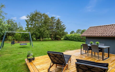 Frender - 800M to the Fjord: Meubles, Design Intérieur, Sol, Bois, Sol, Plafond, Parquet, Chaise, Table, Éclairage