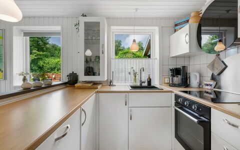 Kjartan - 32M to the Fjord: Cuisine, Comptoir, Sol, Appareil De Cuisine, Design Intérieur, Bois, Principaux Appliance, Sol, Cabinetry, Plafond