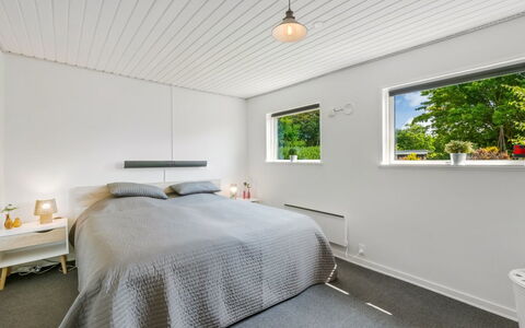 Kjartan - 32M to the Fjord: Design Intérieur, Plafond, Sol, Sol, Chambre, Éclairage, Luminaire, Pièce, Lit, Domicile