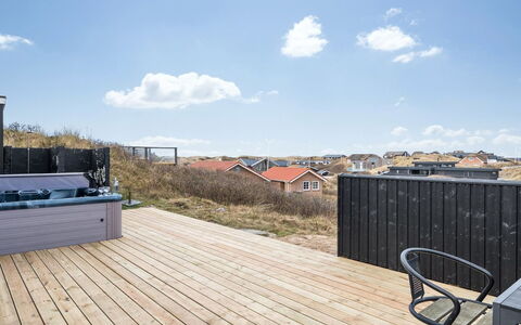 Venla - from the Sea: Sol, Design Intérieur, Bois, Sol, Escaliers, Plafond, Tache De Bois, Parquet, Dur, Balustrade