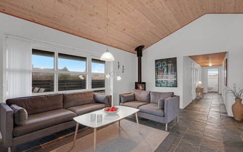 Fietje - 500M to the Fjord: Design Intérieur, Sol, Plafond, Bois, Canapé, Sol, Pièce, Salon, Meubles