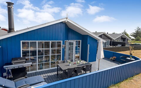 Albertina - 300M to the Fjord: Maison, Toit, Domicile, Chalet, Cabanon, Batiments Jardin, Siding, Cour, Cabane En Rondins, Cabane