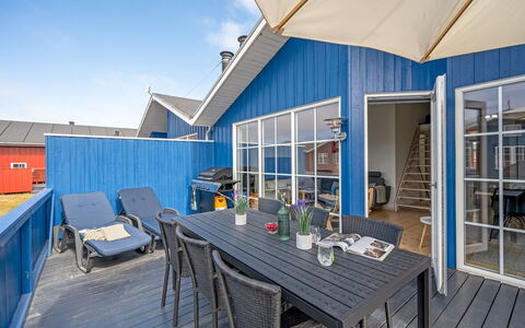 Albertina - 300M to the Fjord: Maison, Toit, Domicile, Chalet, Cabanon, Batiments Jardin, Siding, Cour, Cabane En Rondins, Cabane