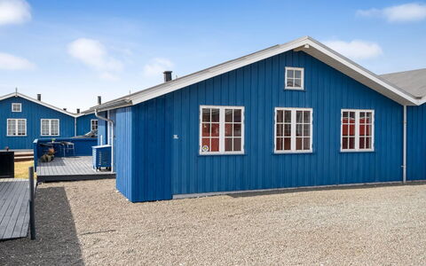 Albertina - 300M to the Fjord: Maison, Toit, Domicile, Chalet, Cabanon, Batiments Jardin, Siding, Cour, Cabane En Rondins, Cabane
