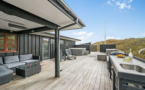 Eyla - from the Sea: Architecture, Toit, Domicile, Composite, Daylighting, Siding, Allée