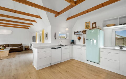 Hermine - from the Sea: Meubles, Cuisine, Design Intérieur, Sol, Cabinetry, Comptoir, Sol, Parquet, Bois, Plafond