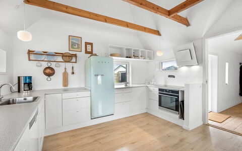 Hermine - from the Sea: Cuisine, Appareil De Cuisine, Comptoir, Meubles, Design Intérieur, Sol, Cabinetry, Principaux Appliance, Sol, Électroménager