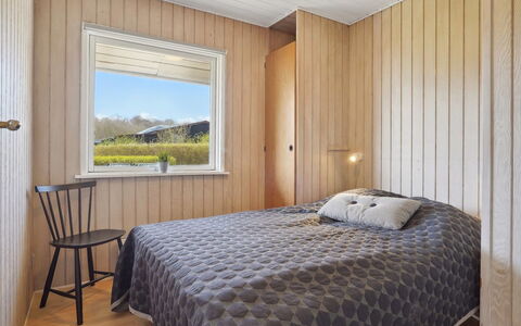 Arnetta - 150M from the Sea: Bois, Plafond, Design Intérieur, Chambre, Sol, Sol, Pièce, Lit, Literie, Dur