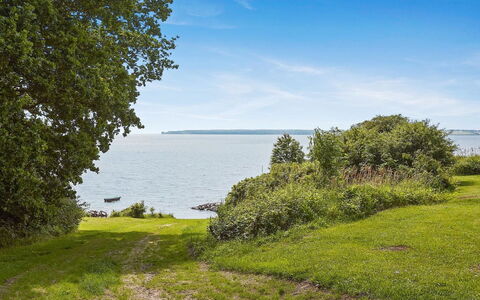 Arnetta - 150M from the Sea: Bleu, L'Eau, Plan D'Eau, Vert, Herbe, Paysage Naturel, Végétation, Horizon, Cotiers Et Relief Océaniques, Prairie