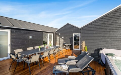 Ivar - 300M from the Sea: Bois, Toit, Domicile, Composite, Plate-Forme, Siding, Chalet, Mobilier De Jardin, Patio, Dur