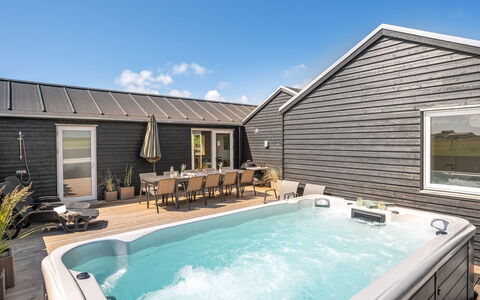 Ivar - 300M from the Sea: Plate-Forme, Chalet, Piscine, Recours, Mobilier De Jardin, Conception, Siding, Eco Hôtel, Patio, Cour
