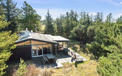 Velika - 1.2Km from the Sea: Toit, Maison, Lot Terre, Domicile, Chalet, Biens, Batiments Jardin, Ombre, Cabane En Rondins, Aménagement Paysager