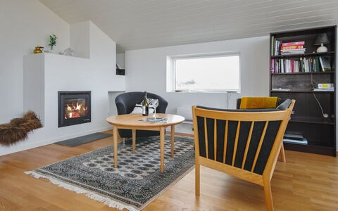 Hilmer - 250M from the Sea: Meubles, Design Intérieur, Sol, Sol, Mur, Bois, Parquet, Plafond, Salon, Pièce