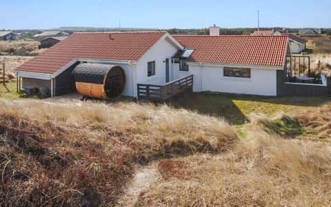 Hilmer - 250M from the Sea: Ciel, Maison, Toit, Chalet, Domicile, Zone Rurale, Nuage, Lot Terre, Biens, Pente