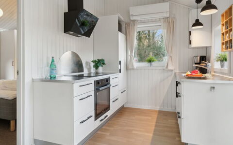 Etel - 600M from the Sea: Cuisine, Design Intérieur, Comptoir, Appareil De Cuisine, Sol, Bois, Meubles, Principaux Appliance, Cabinetry, Plafond
