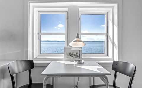 Adils - 5M from the Sea: Meubles, Design Intérieur, Sol, Bois, Sol, Plafond, Parquet, Chaise, Table, Éclairage