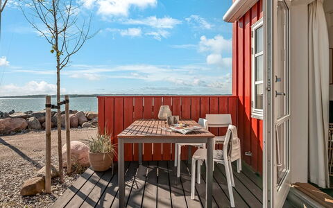 Adils - 5M from the Sea: Meubles, Design Intérieur, Sol, Bois, Sol, Plafond, Parquet, Chaise, Table, Éclairage