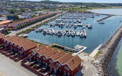 Adils - 5M from the Sea: Meubles, Design Intérieur, Sol, Bois, Sol, Plafond, Parquet, Chaise, Table, Éclairage