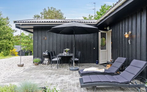 Lenaya - 1Km from the Sea: Bois, Domicile, Porche, Plate-Forme, Dur, Toit, Tache De Bois, Parquet, Eco Hôtel