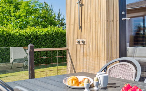 Niska - 200M from the Sea: Herbe, Vert, Maison, Chalet, Prairie, Zone Rurale, Écorégion, Paysage, Lot Terre, Arbuste