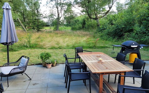 Benja - 150M from the Sea: Appartement, Ombre, Balcon, Chaise, Clôture, Mobilier De Jardin, Aluminium, Gazon Artificiel
