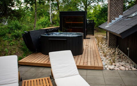 Benja - 150M from the Sea: Appartement, Ombre, Balcon, Chaise, Clôture, Mobilier De Jardin, Aluminium, Gazon Artificiel