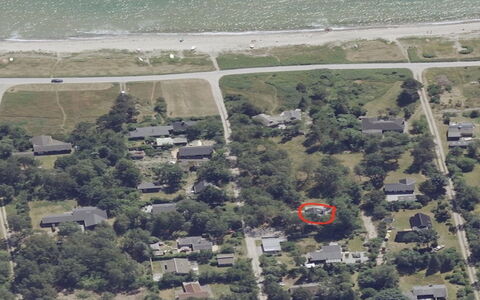 Benja - 150M from the Sea: Toit, Maison, Lot Terre, Domicile, Chalet, Biens, Batiments Jardin, Ombre, Cabane En Rondins, Aménagement Paysager