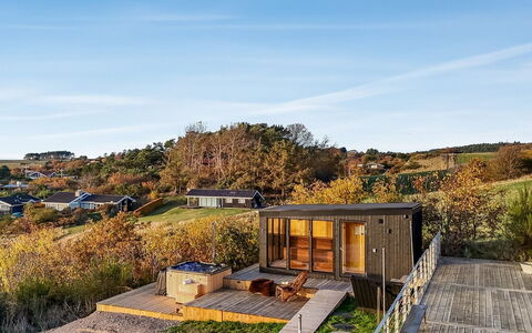 Galia - 500M from the Sea: Herbe, Prairie, Paysage, Écorégion, Plaine, Communauté Des Plantes, Lot Terre, Mobilier De Jardin, Prairie, Formations Arbustives