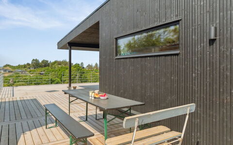 Galia - 500M from the Sea: Toit, Maison, Lot Terre, Domicile, Chalet, Biens, Batiments Jardin, Ombre, Cabane En Rondins, Aménagement Paysager
