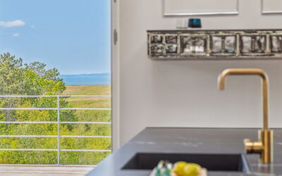 Galia - 500M from the Sea