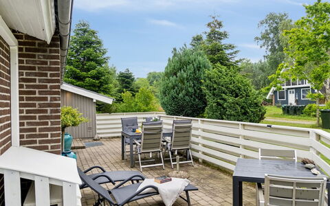 Imre - 300M from the Sea: Herbe, Prairie, Paysage, Écorégion, Plaine, Communauté Des Plantes, Lot Terre, Mobilier De Jardin, Prairie, Formations Arbustives