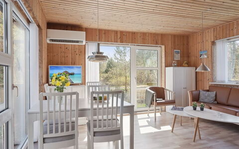 Marjon - 450M from the Sea: Toit, Domicile, Porte, Chalet, Ombre, Siding, Cour, Biens, Arrière-Cour