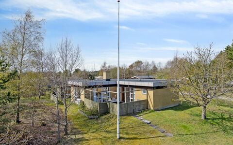 Marjon - 450M from the Sea: Toit, Domicile, Porte, Chalet, Ombre, Siding, Cour, Biens, Arrière-Cour