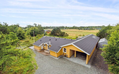 Flaminia - 350M from the Sea: Bois, Domicile, Porche, Plate-Forme, Dur, Toit, Tache De Bois, Parquet, Eco Hôtel