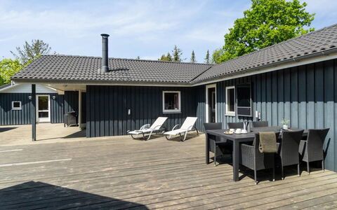Letizia - 700M from the Sea: Meubles, Design Intérieur, Sol, Bois, Sol, Plafond, Parquet, Chaise, Table, Éclairage