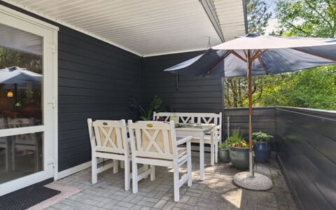 Alste - 900M from the Sea: Meubles, Design Intérieur, Sol, Bois, Sol, Plafond, Parquet, Chaise, Table, Éclairage