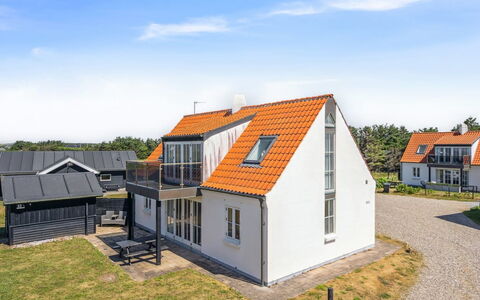 Kanutte - 200M from the Sea: Sol, Design Intérieur, Bois, Sol, Escaliers, Plafond, Tache De Bois, Parquet, Dur, Balustrade